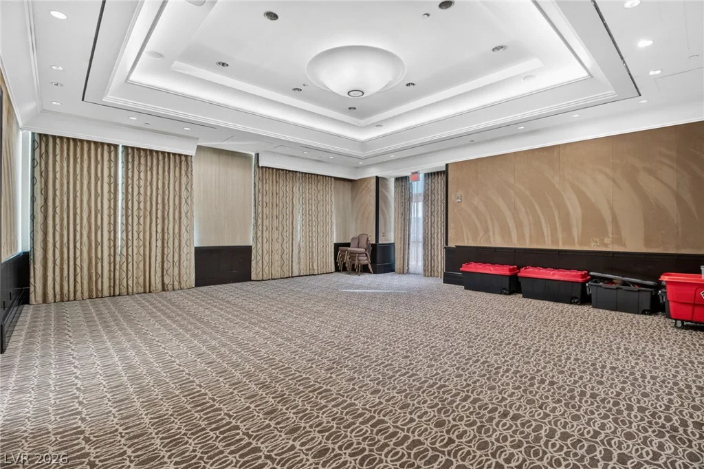 145 Harmon, Las Vegas, NV 89109