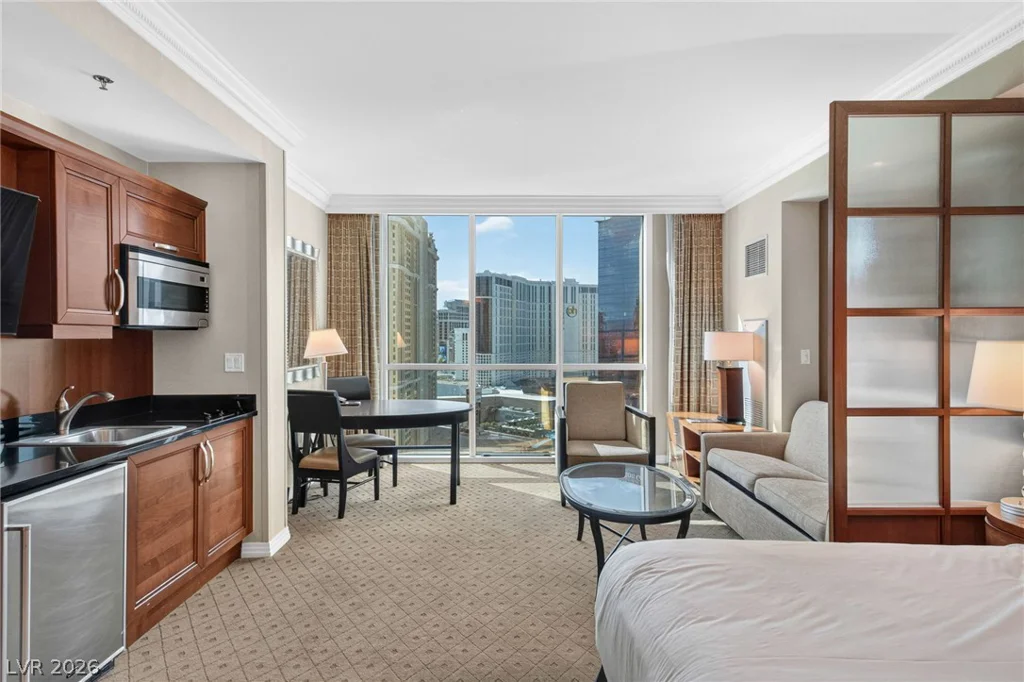 145 Harmon, Las Vegas, NV 89109