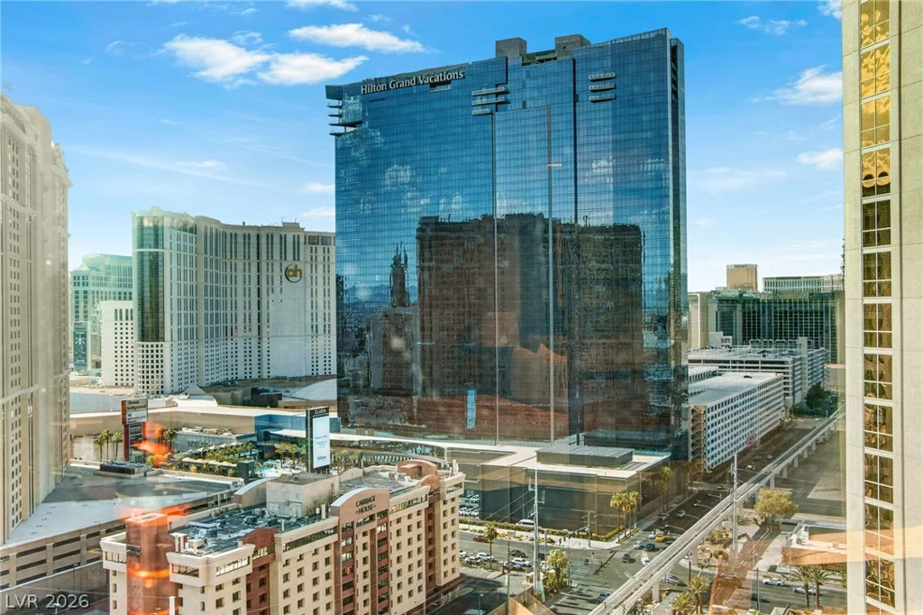 145 Harmon, Las Vegas, NV 89109
