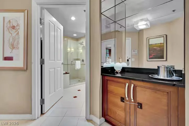 125 Harmon, Las Vegas, NV 89109