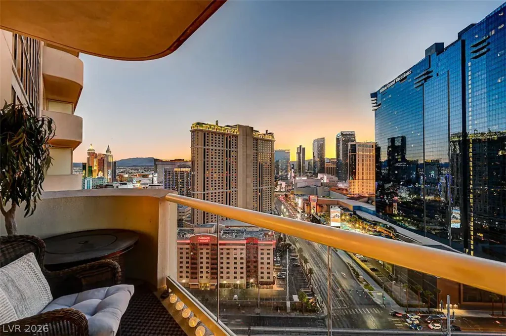 125 Harmon, Las Vegas, NV 89109