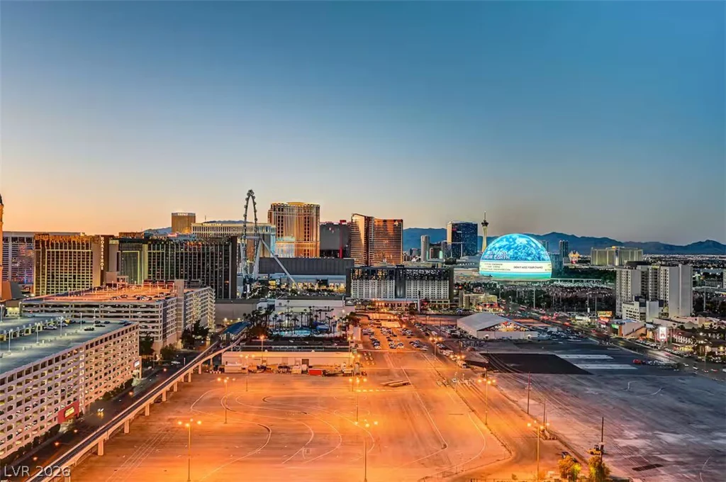 125 Harmon, Las Vegas, NV 89109