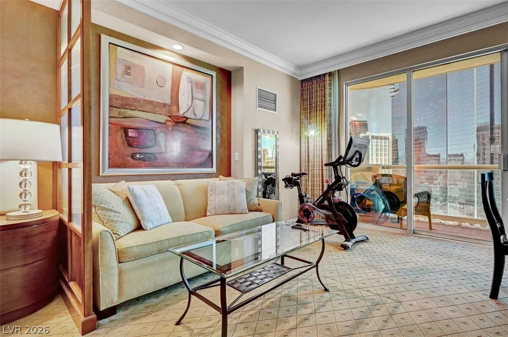 125 Harmon, Las Vegas, NV 89109