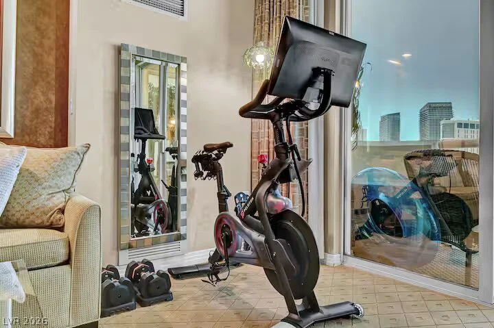 125 Harmon, Las Vegas, NV 89109