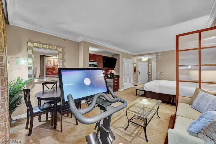 125 Harmon, Las Vegas, NV 89109