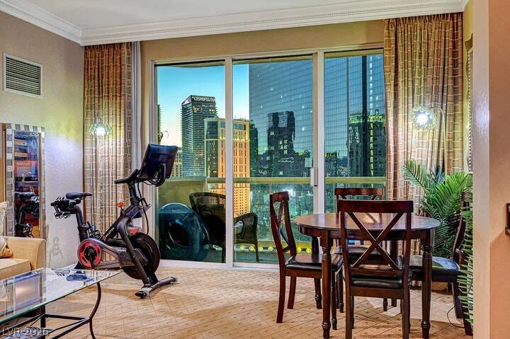 125 Harmon, Las Vegas, NV 89109