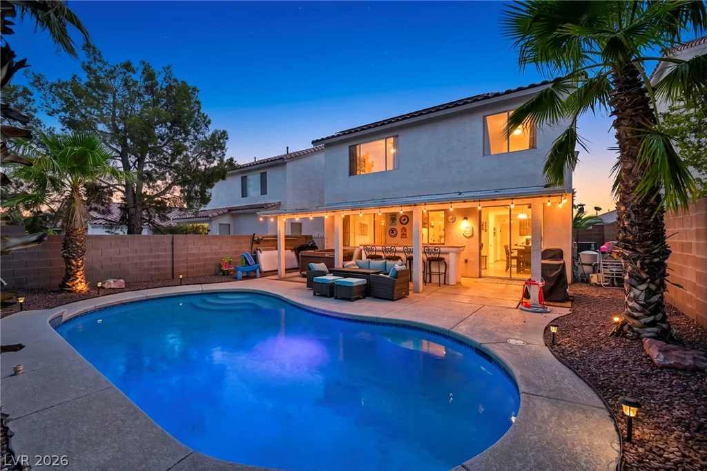 10052 Lemon Valley, Las Vegas, NV 89147
