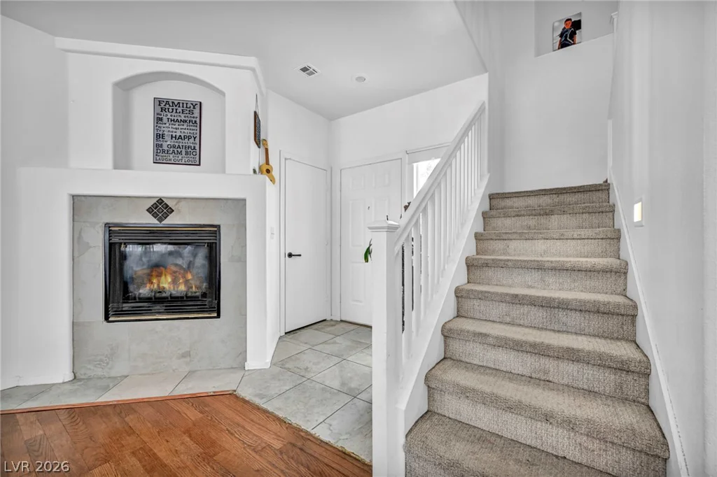 10052 Lemon Valley, Las Vegas, NV 89147