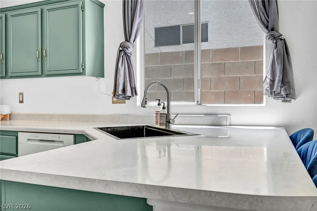10052 Lemon Valley, Las Vegas, NV 89147