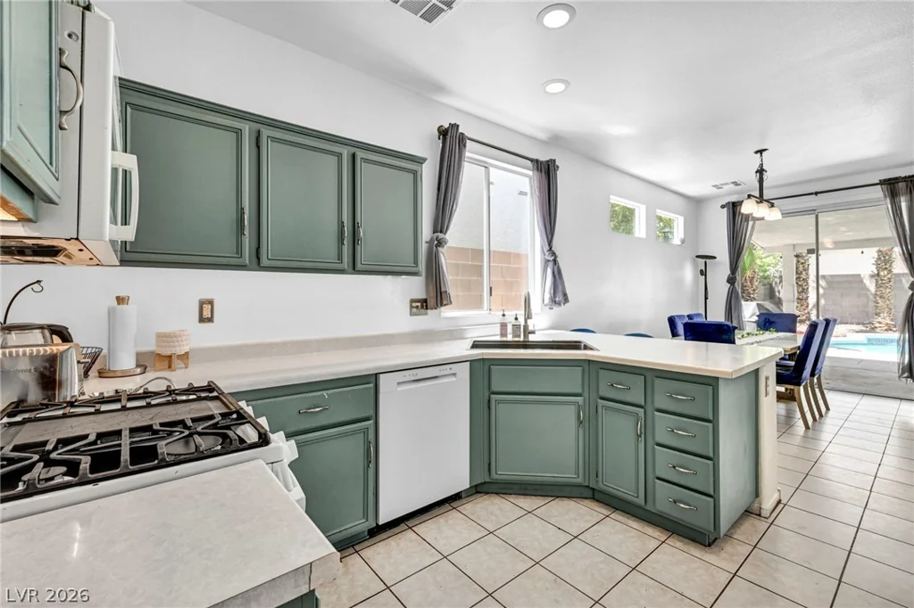 10052 Lemon Valley, Las Vegas, NV 89147