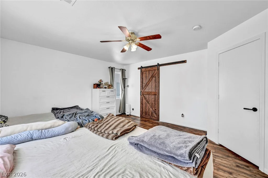 10052 Lemon Valley, Las Vegas, NV 89147