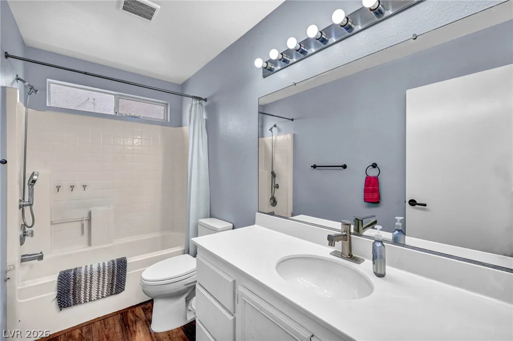 10052 Lemon Valley, Las Vegas, NV 89147