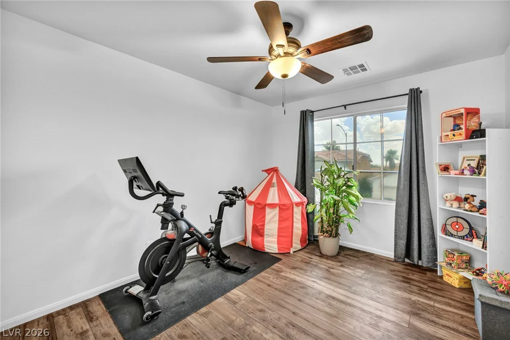 10052 Lemon Valley, Las Vegas, NV 89147