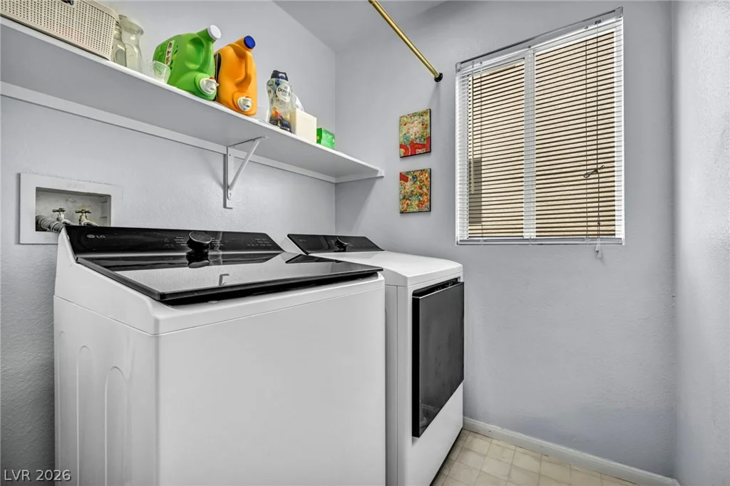 10052 Lemon Valley, Las Vegas, NV 89147