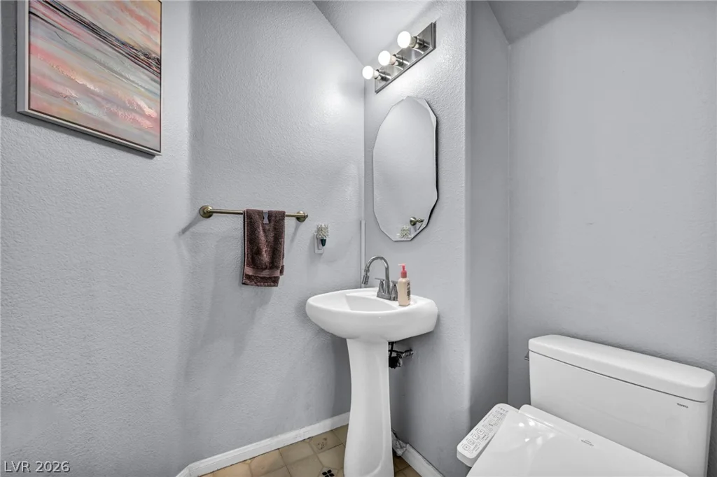 10052 Lemon Valley, Las Vegas, NV 89147
