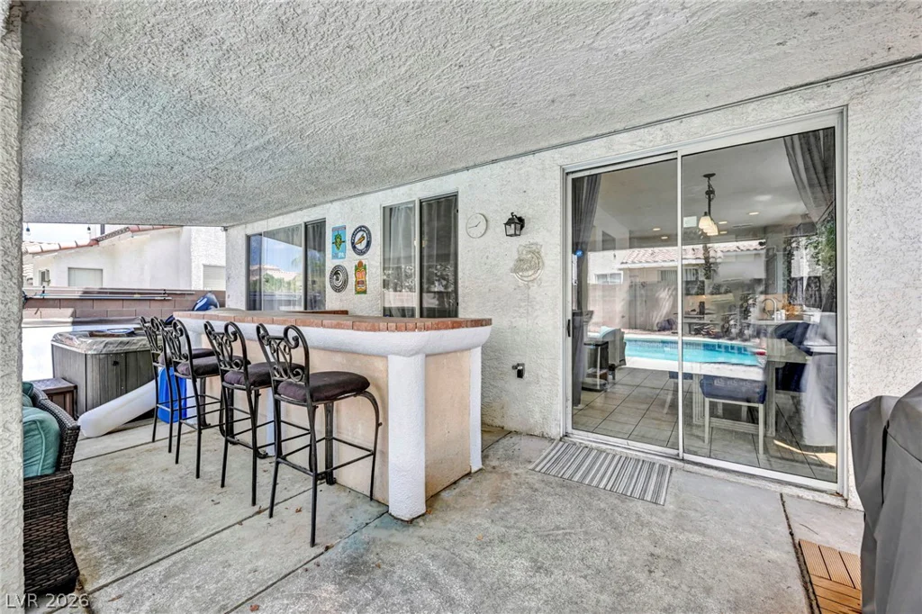 10052 Lemon Valley, Las Vegas, NV 89147