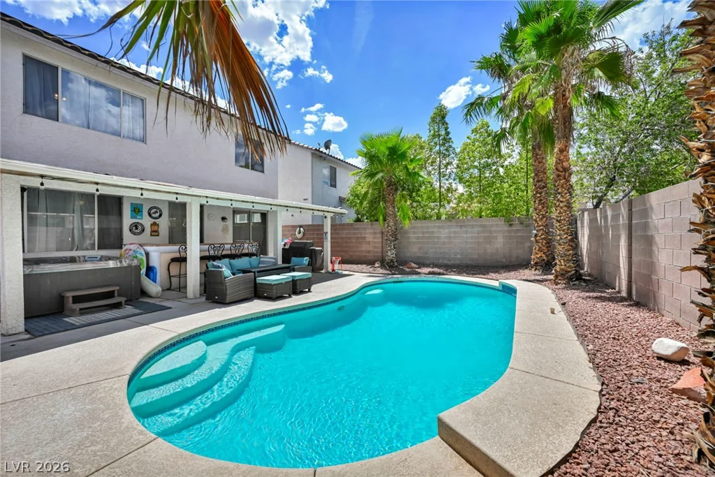10052 Lemon Valley, Las Vegas, NV 89147