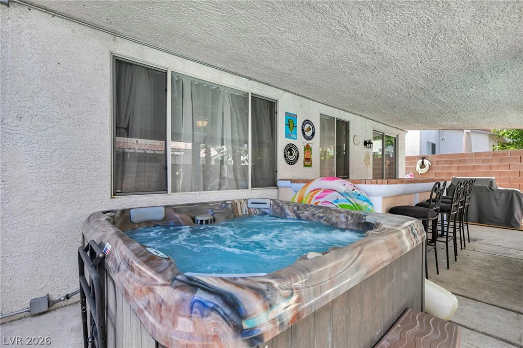 10052 Lemon Valley, Las Vegas, NV 89147