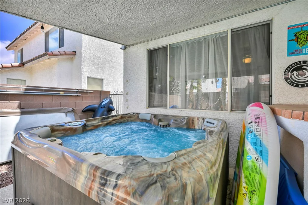 10052 Lemon Valley, Las Vegas, NV 89147