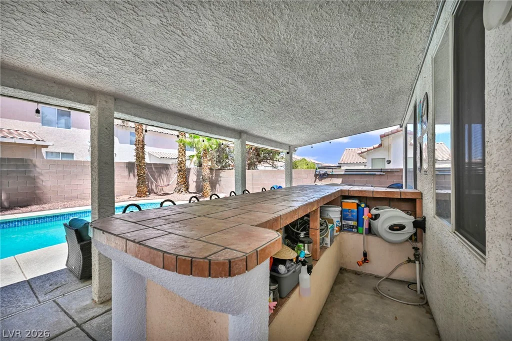 10052 Lemon Valley, Las Vegas, NV 89147