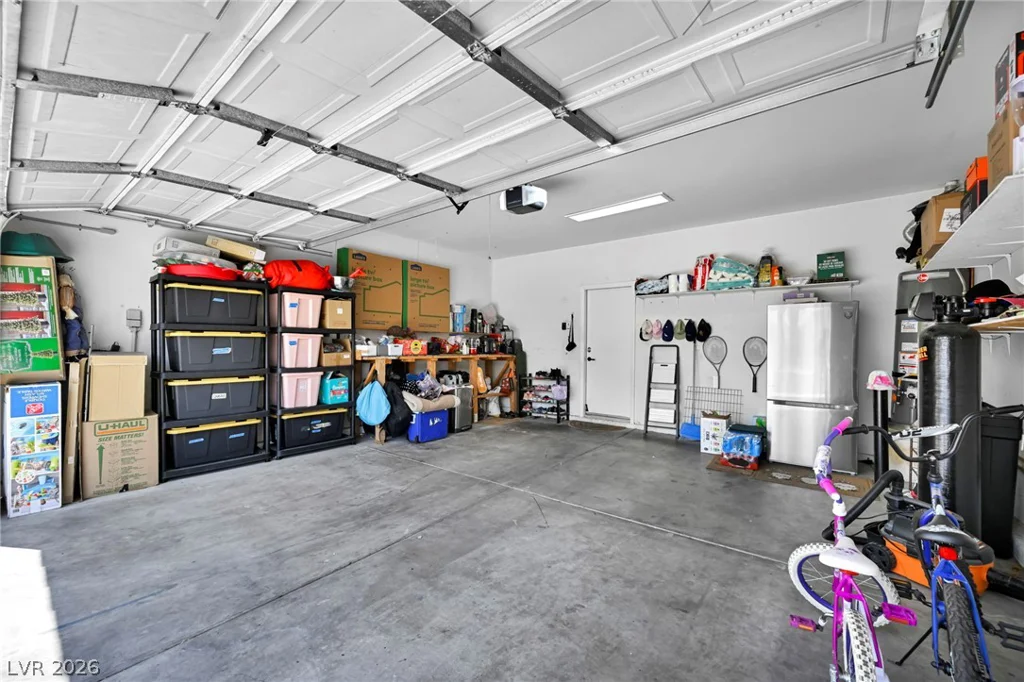 10052 Lemon Valley, Las Vegas, NV 89147