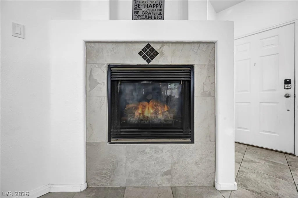 10052 Lemon Valley, Las Vegas, NV 89147