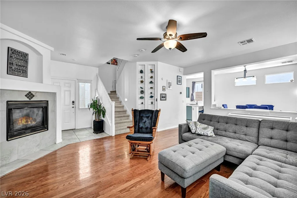10052 Lemon Valley, Las Vegas, NV 89147