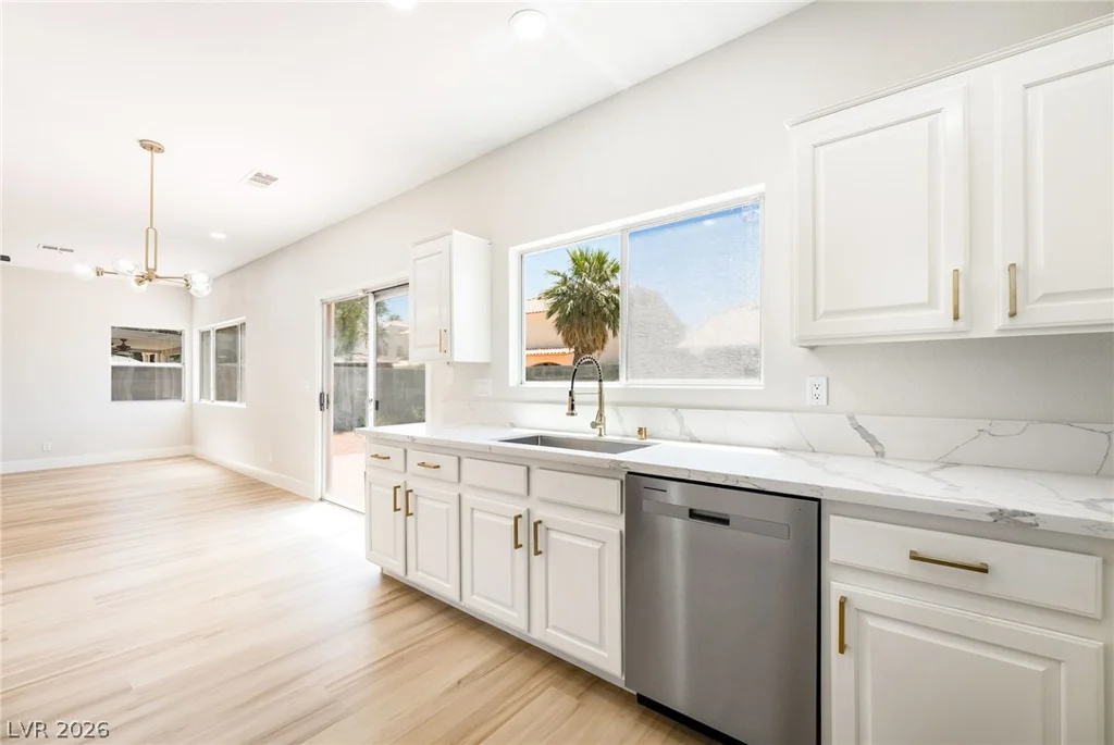 1293 Silver Knoll, Las Vegas, NV 89123