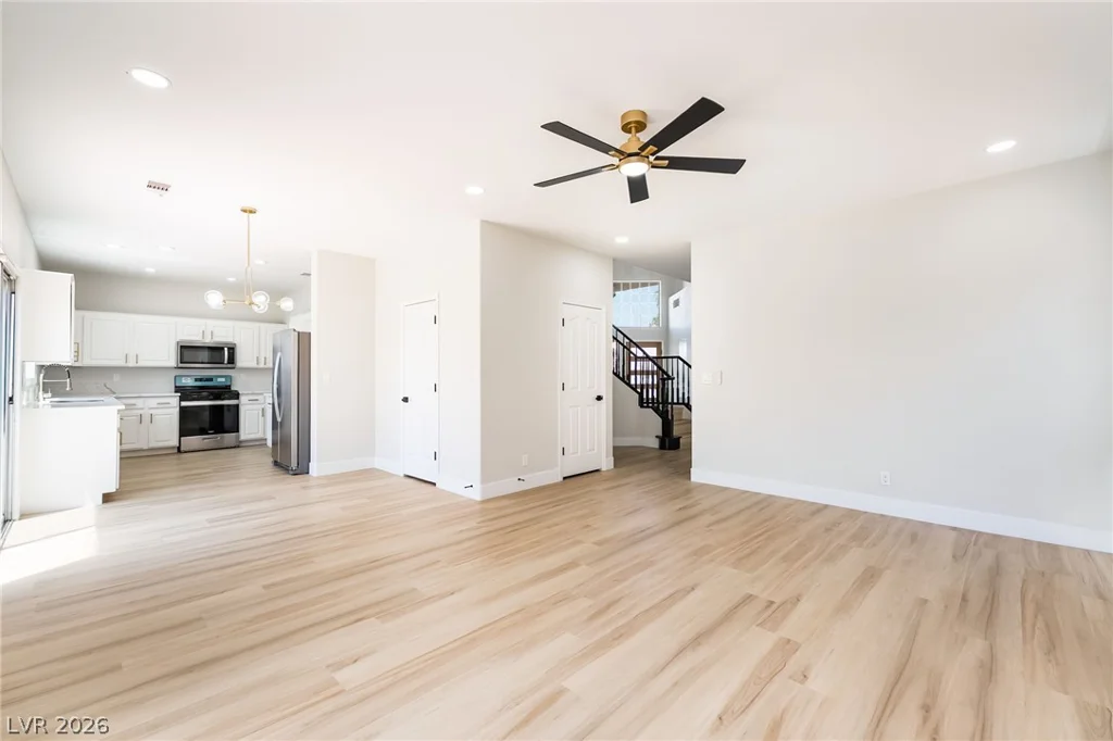 1293 Silver Knoll, Las Vegas, NV 89123