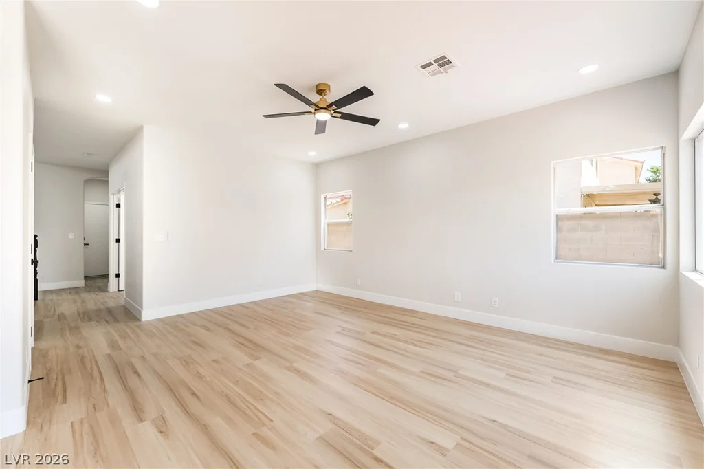 1293 Silver Knoll, Las Vegas, NV 89123