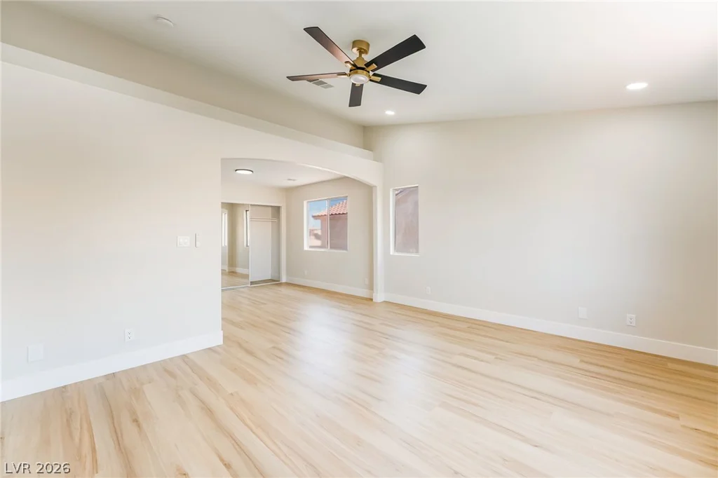 1293 Silver Knoll, Las Vegas, NV 89123