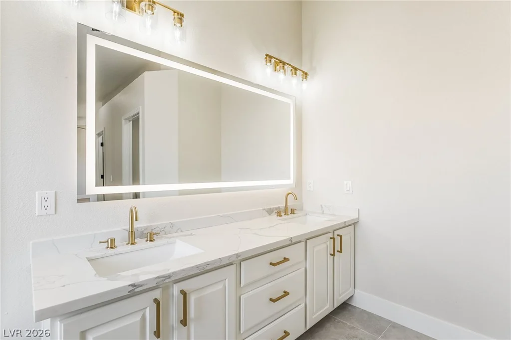 1293 Silver Knoll, Las Vegas, NV 89123