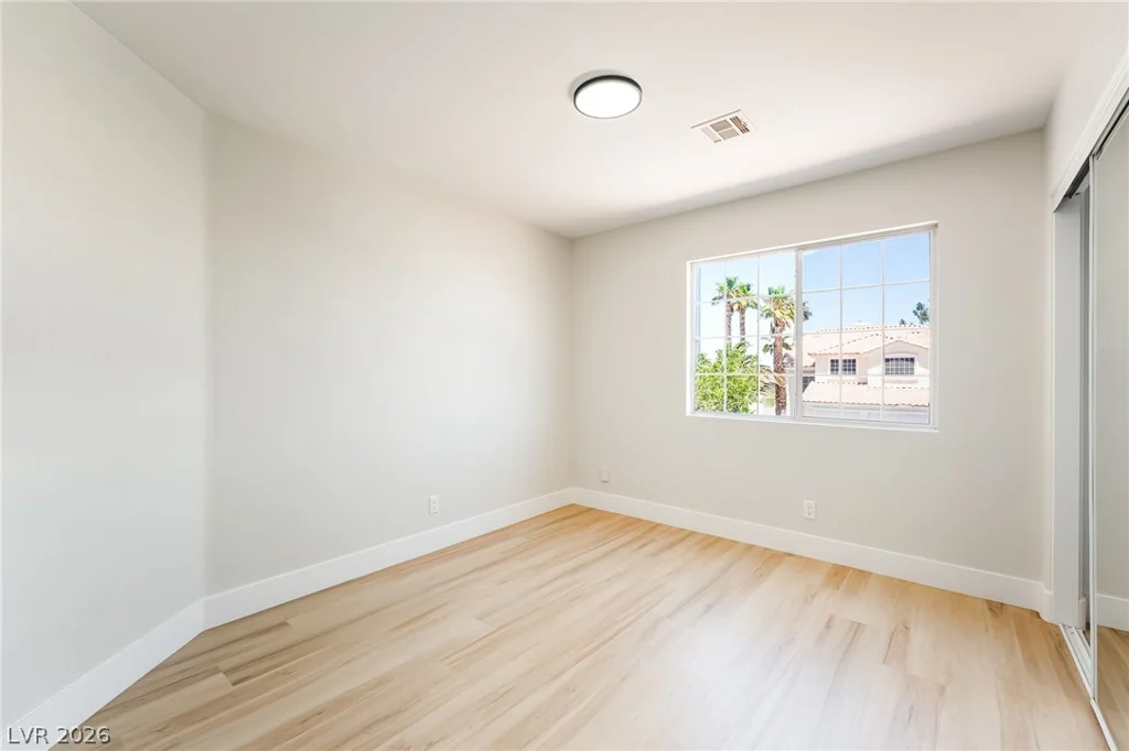 1293 Silver Knoll, Las Vegas, NV 89123