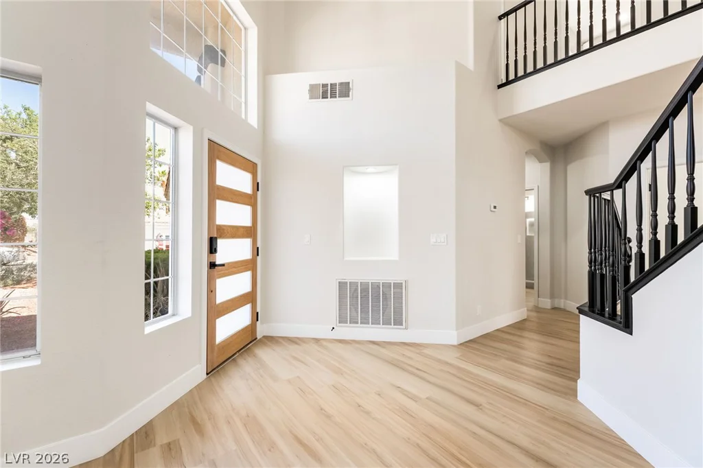 1293 Silver Knoll, Las Vegas, NV 89123