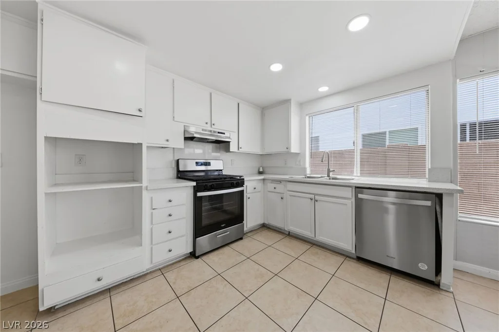 2749 Long, Las Vegas, NV 89121