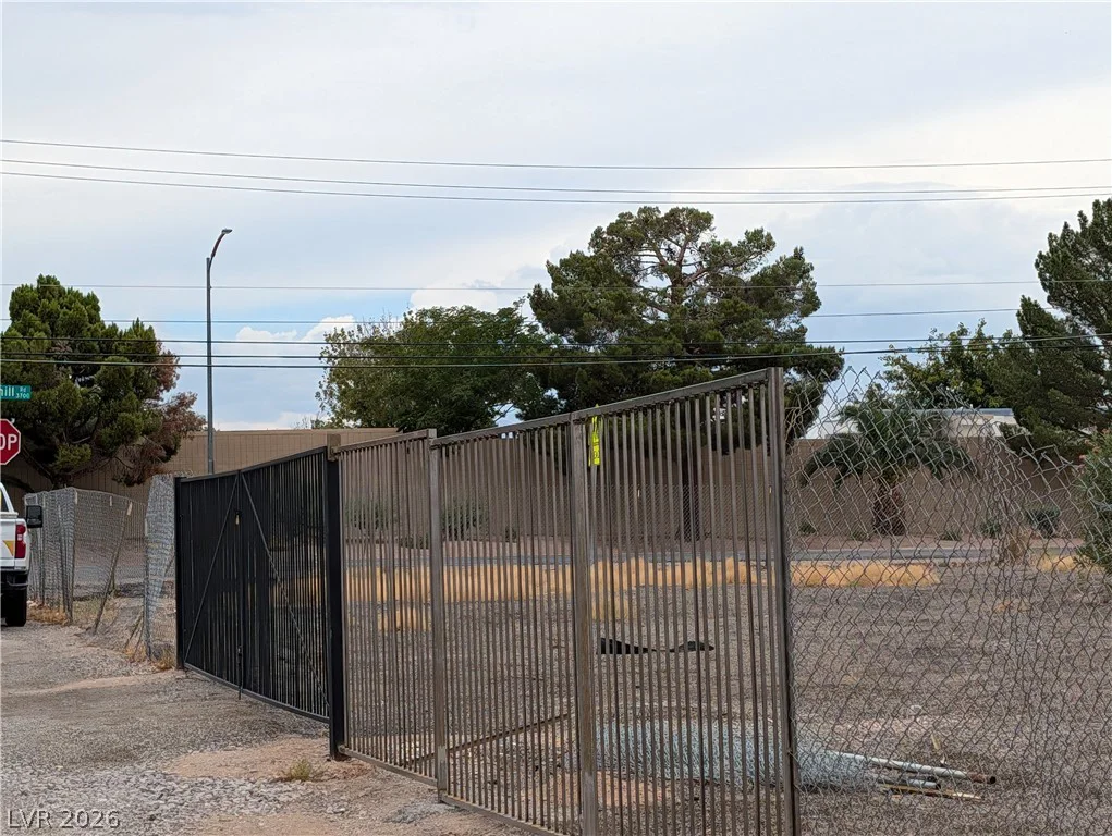 3810 Sandhill, Las Vegas, NV 89121