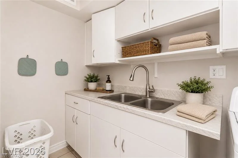 2104 White, North Las Vegas, NV 89030