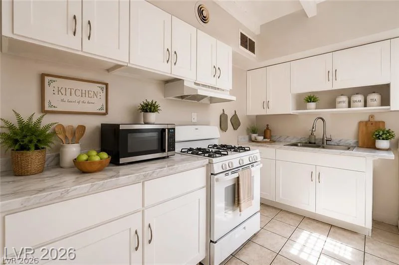2104 White, North Las Vegas, NV 89030