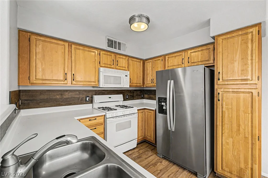 5710 Tropicana, Las Vegas, NV 89122