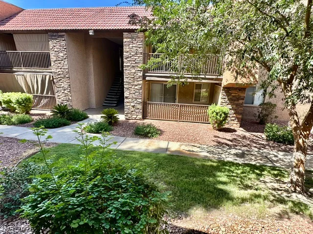 5317 Indian River, Las Vegas, NV 89103