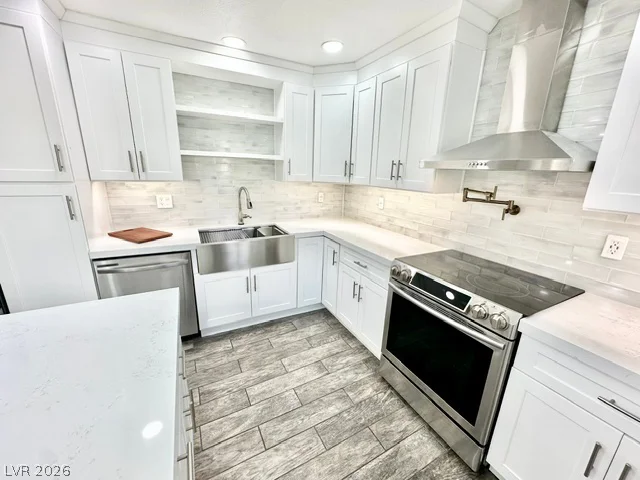 5317 Indian River, Las Vegas, NV 89103