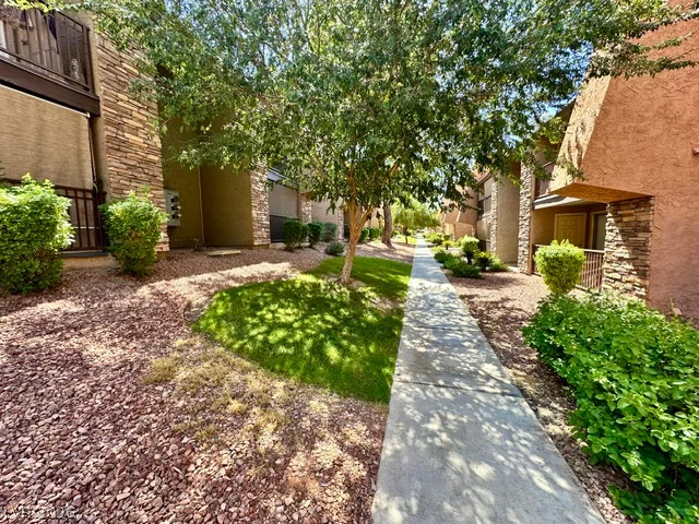 5317 Indian River, Las Vegas, NV 89103