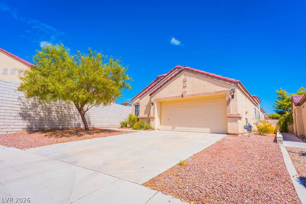 8924 Colorful Pines, Las Vegas, NV 89143