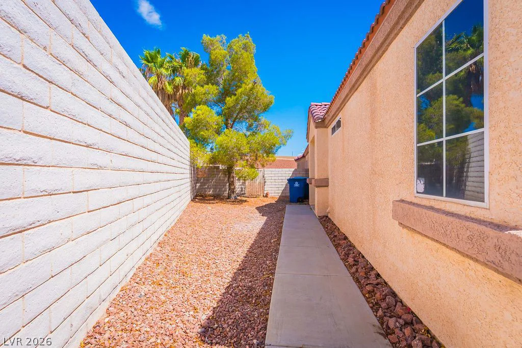 8924 Colorful Pines, Las Vegas, NV 89143