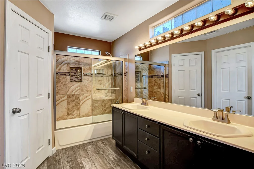 8308 Raphael, Las Vegas, NV 89129