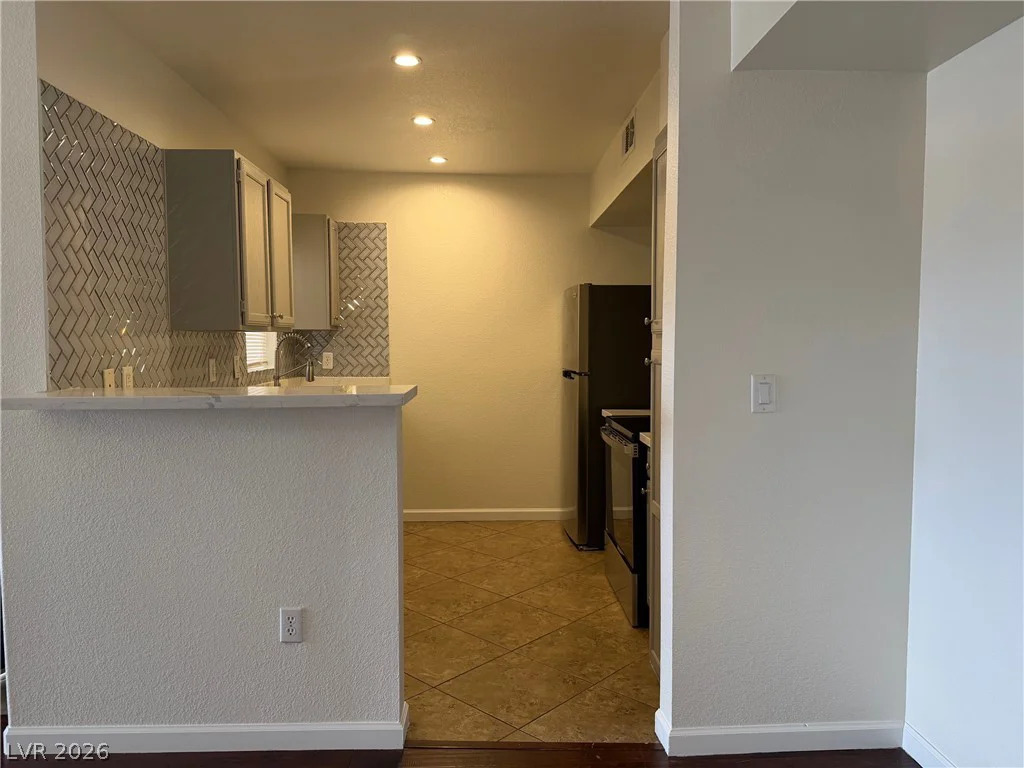 6650 Warm Springs, Las Vegas, NV 89118