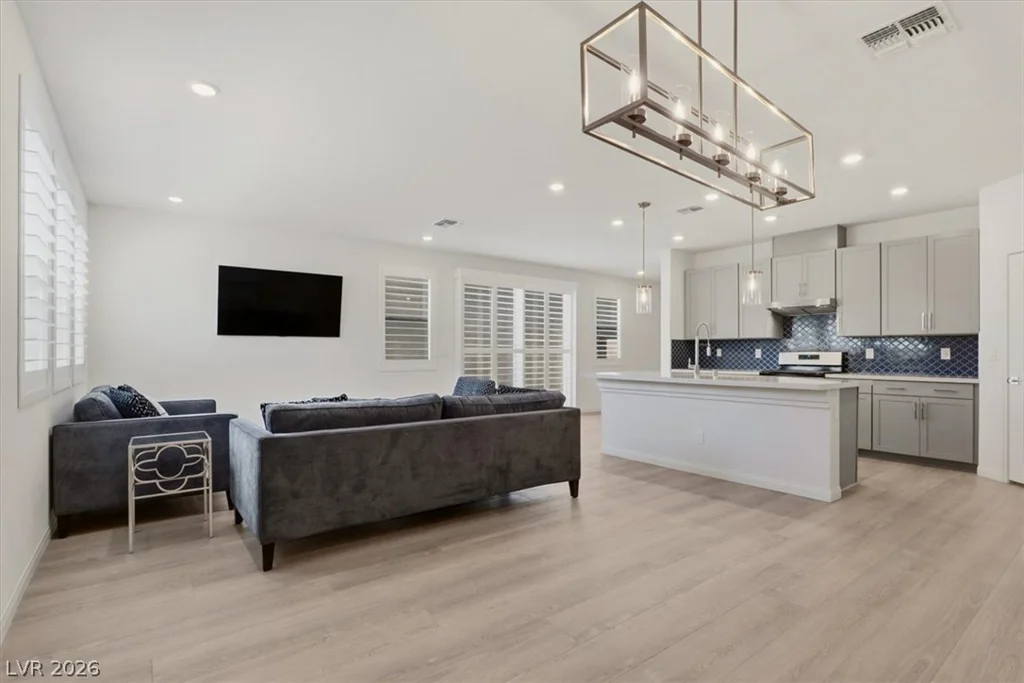 9105 Nostrand, Las Vegas, NV 89148