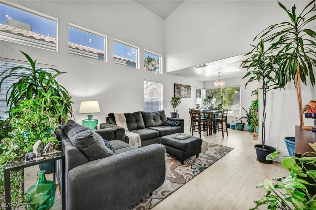 7225 Old Mission, Las Vegas, NV 89128