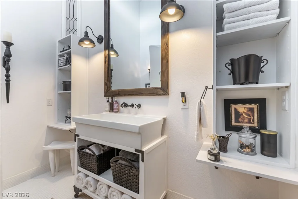 3880 Placita Del Rico, Las Vegas, NV 89120