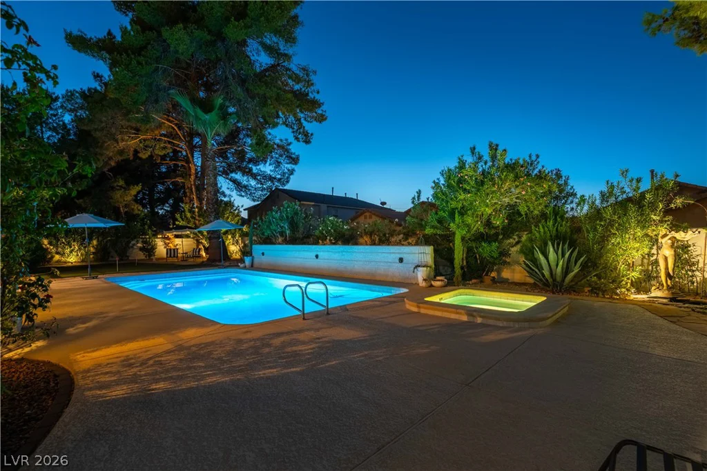 3880 Placita Del Rico, Las Vegas, NV 89120